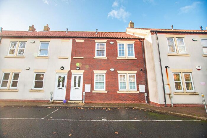 2 Bedroom Flat For Sale In Grovehill Road, Beverley, HU17