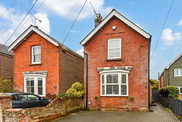 3 Bedroom Detached House For Sale In Rushes Road, Petersfield, Hampshire, GU32