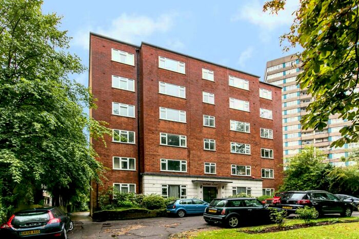 2 Bedroom Flat To Rent In Wiltern Court, Kilburn, London, NW2
