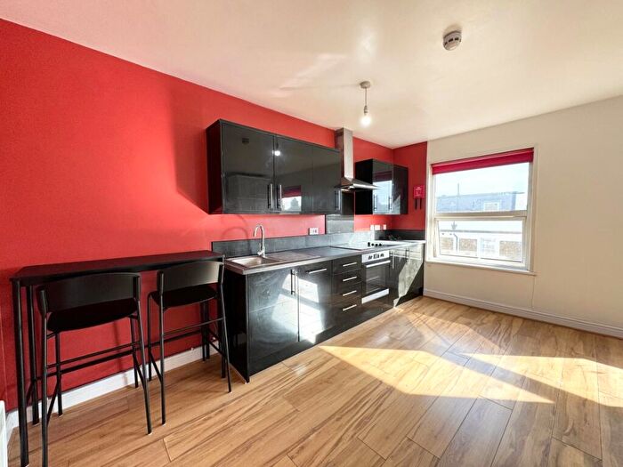 Studio To Rent In Hornsey Road, Archway, N19