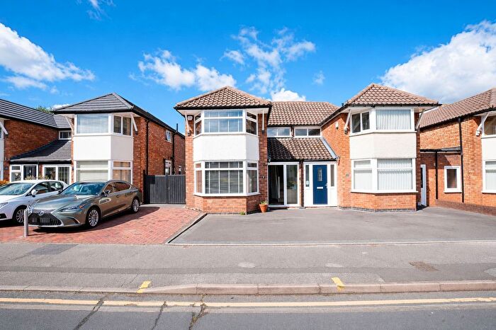 3 Bedroom Semi Detached House For Sale In Gaydon Road, Solihull, B92