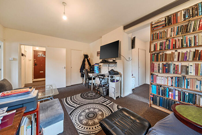 Studio For Sale In Cadiz Street, London, SE17