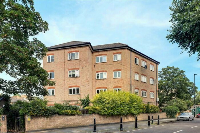 2 Bedroom Flat To Rent In Chesil Court, Bonner Road, London, E2