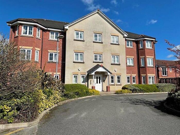 2 Bedroom Apartment To Rent In Falls Green Avenue, Manchester, M40