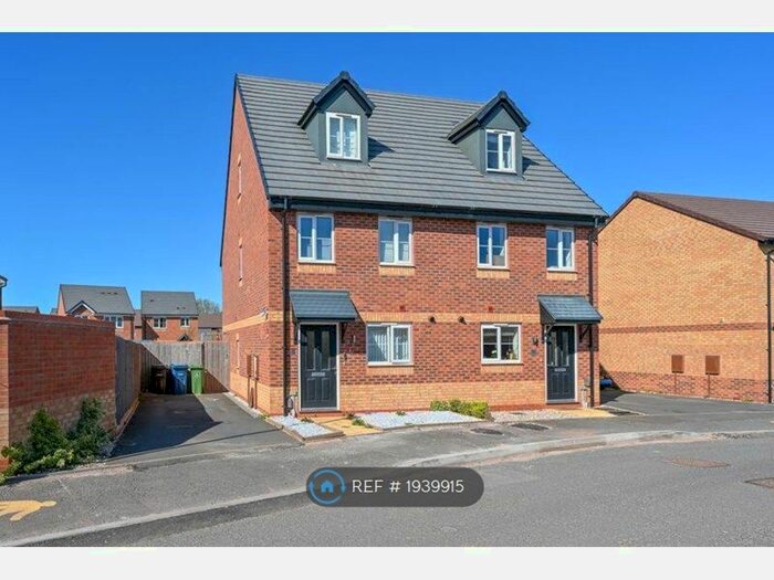 3 Bedroom Semi-Detached House To Rent In Till View, Stafford, ST16