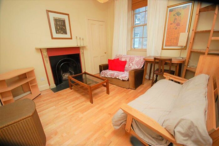 1 Bedroom Flat To Rent In L West Crosscauseway, Edinburgh, EH8