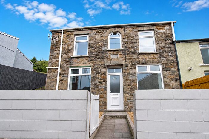2 Bedroom End Of Terrace House To Rent In Duke Street, Abertillery, NP13