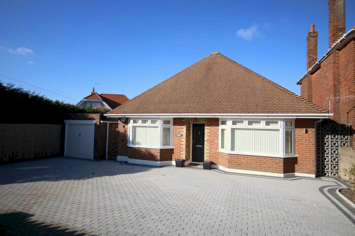 3 Bedroom Detached Bungalow To Rent In Pound Lane, Oakdale, Poole, BH15