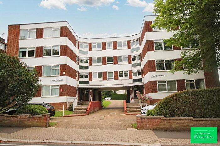 2 Bedroom Flat For Sale In Pamela Court, Moss Hall Grove, London, N12