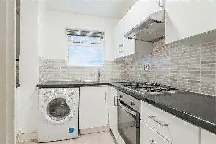 3 Bedroom Flat To Rent In Anson Road, Willesden Green, NW2