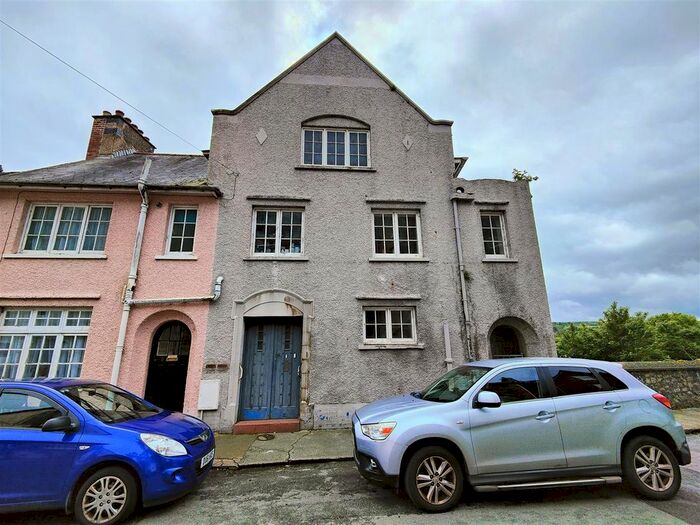 1 Bedroom Flat To Rent In Main Street, Goodwick, SA64