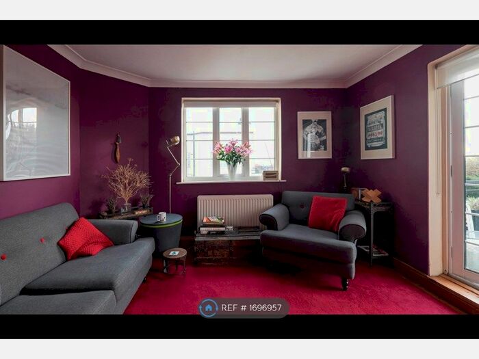 2 Bedroom Flat To Rent In London Road, Leigh-On-Sea, SS9