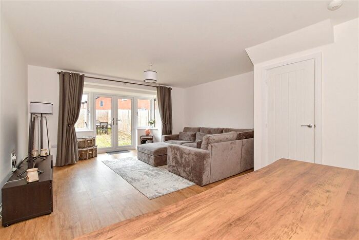 3 Bedroom Semi-detached House For Sale In Hawthornden Street, Herne Bay, Kent, CT6