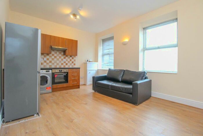 1 Bedroom Flat To Rent In Crofts Street, Roath, Cardiff, CF24