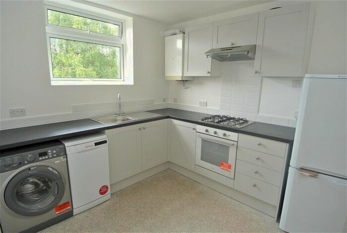 2 Bedroom Flat To Rent In Ellesmere Road, Weybridge, KT13