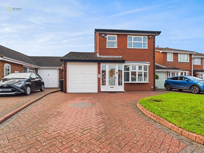 3 Bedroom Detached House For Sale In Whittleford Grove, Castle Bromwich, B36