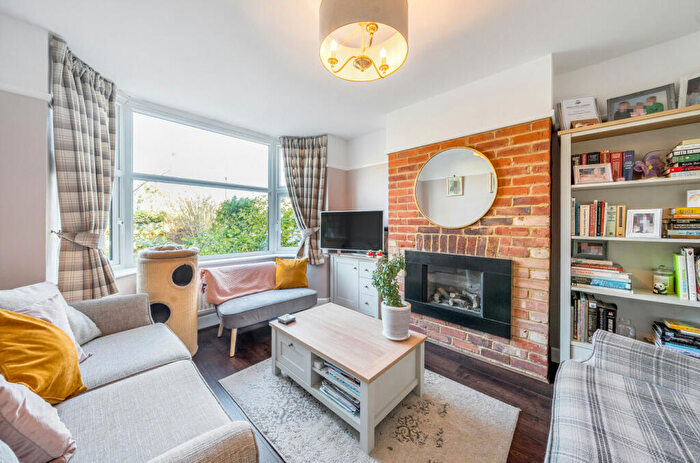 3 Bedroom Semi-Detached House For Sale In Whitedown Lane, Alton, Hampshire, GU34