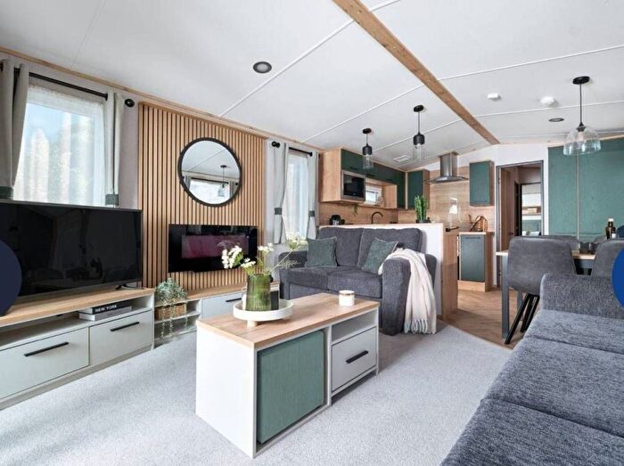 2 Bedroom Mobile/park Home For Sale In Amotherby Lane, Amotherby, Malton, YO17