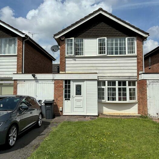 3 Bedroom Detached House To Rent In Silverlands Close, Hall Green, Birmingham, B28