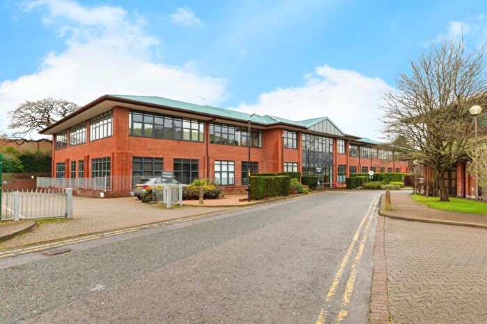 2 Bedroom Flat For Sale In Sterling Court Mundells, Welwyn Garden City, AL7