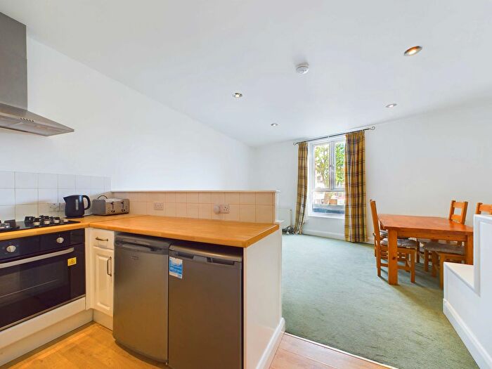 2 Bedroom Flat To Rent In Grange Road, London, SE1