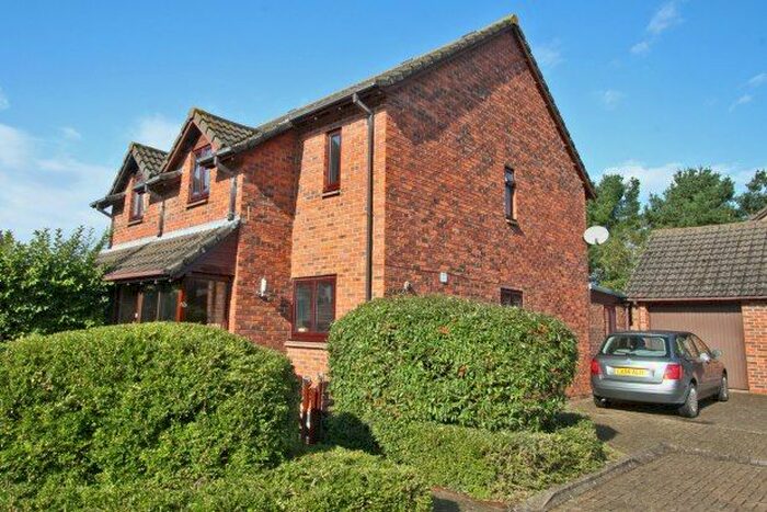3 Bedroom Property To Rent In Bramble Walk, Lymington SO41