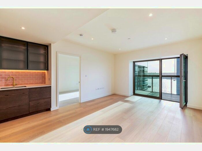2 Bedroom Flat To Rent In Riverscape Walk, London, E16