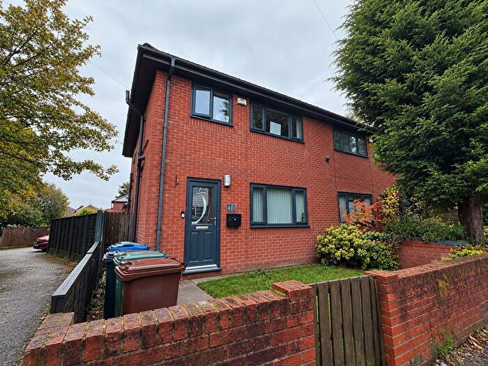 3 Bedroom Semi Detached House For Sale In St Andrews Road, Radcliffe, Manchester, M26