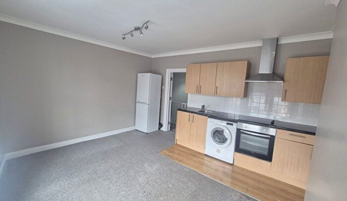 2 Bedroom Flat To Rent In Flat B Dallow Road, Luton, LU1