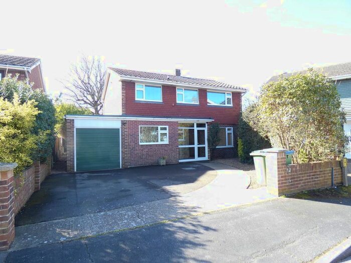 4 Bedroom Detached House To Rent In Peartree Close, Stubbington, Fareham, PO14