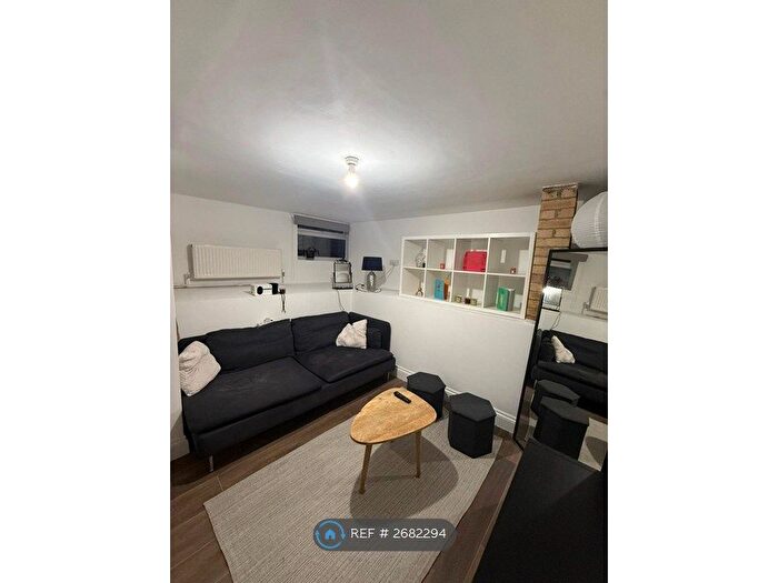 1 Bedroom Flat To Rent In Ground Floor Amp; Basement, London, E5