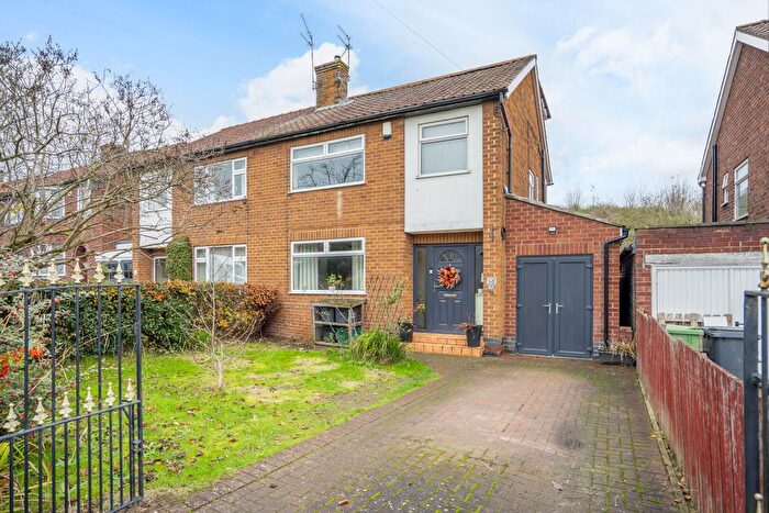 4 Bedroom Semi Detached House For Sale In Langholme Drive, York, YO26