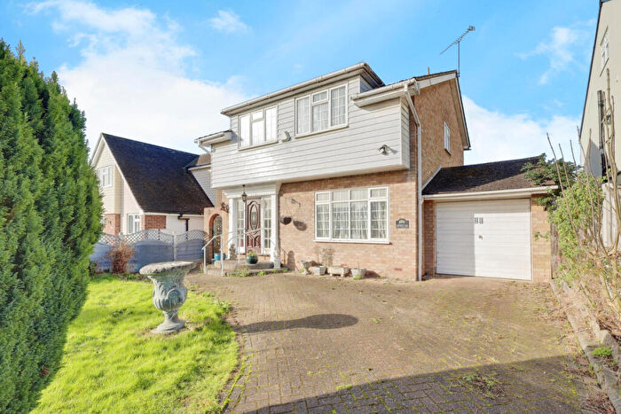 4 Bedroom Detached House For Sale In Nelson Road, Rayleigh, SS6