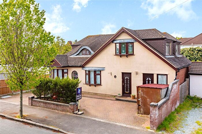 4 Bedroom Detached House To Rent In Great Gardens Road, Hornchurch, Essex, RM11