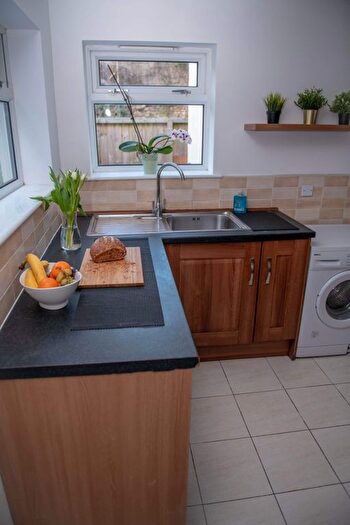 5 Bedroom Terraced House To Rent In St. Helens Avenue, Swansea, SA1