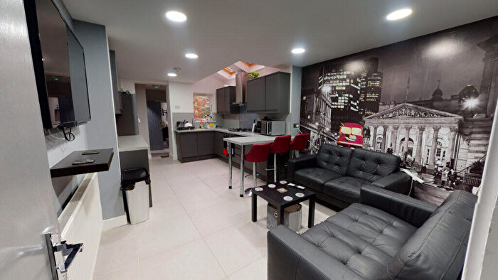 6 Bedroom House To Rent In Milner Road, Selly Oak, B29