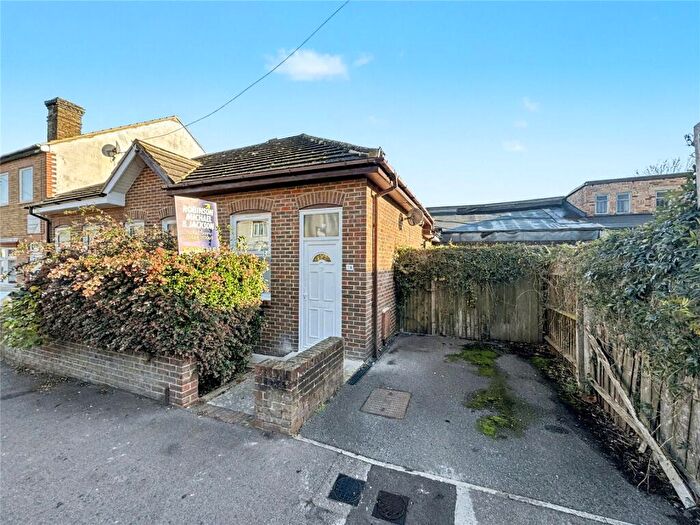 1 Bedroom Bungalow For Sale In King Street, Gillingham, Kent, ME7