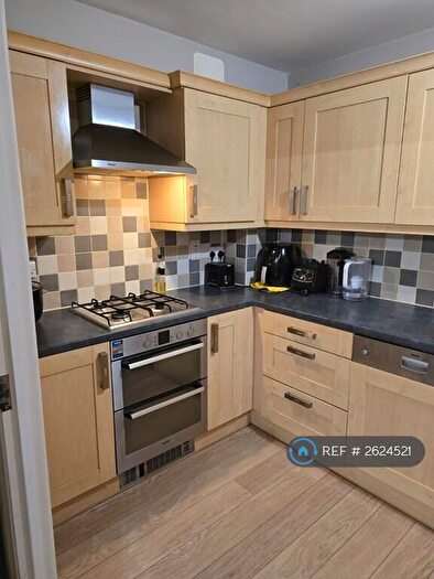 2 Bedroom Flat To Rent In Bourne Place, Chertsey, KT16