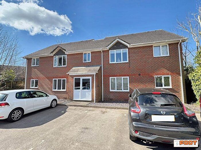 1 Bedroom Flat To Rent In Kings Road, Petersfield., GU32