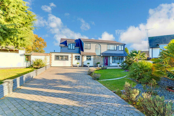 4 Bedroom Detached House To Rent In Haresland Close, Benfleet, SS7