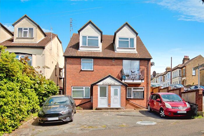 1 Bedroom Flat For Sale In Toledo Road, Southend-on-Sea, Essex, SS1