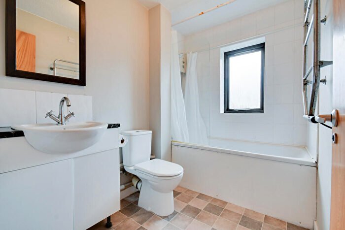 1 Bedroom Flat For Sale In Glebe Road, Chelmsford, CM1