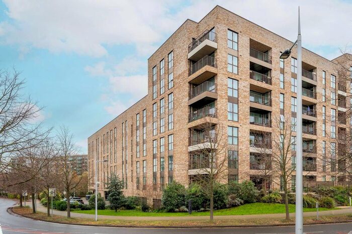 2 Bedroom Flat To Rent In Lakeside Drive, Park Royal, London, NW10