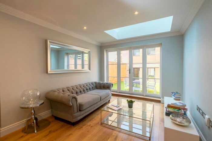2 Bedroom Flat To Rent In Benwell Road, Islington, N7