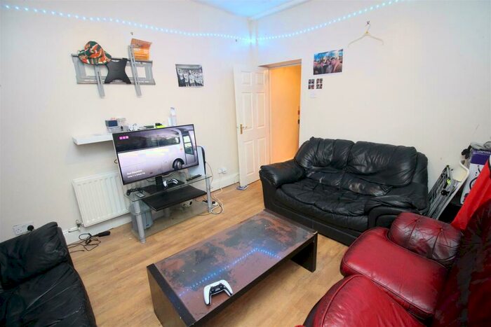 8 Bedroom Terraced House To Rent In Manor House Road, Newcastle Upon Tyne, NE2