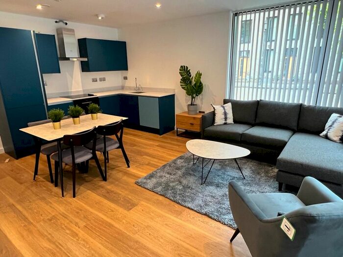 2 Bedroom Flat To Rent In Bank Place, Salford, M3