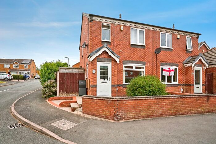 3 Bedroom Semi-Detached House For Sale In Factory Road, Tipton, DY4