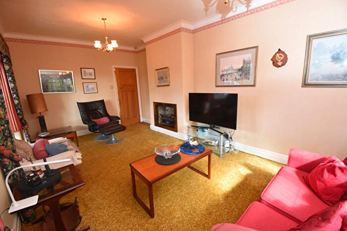 4 Bedroom Detached House For Sale In Bowers Avenue, Davyhulme, M41