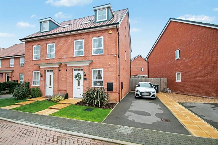 3 Bedroom Semi Detached House For Sale In Wagtail Way, Thrapston, NN14