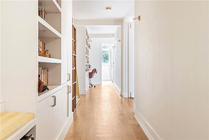 2 Bedroom Apartment For Sale In Martha's Buildings, London, EC1V